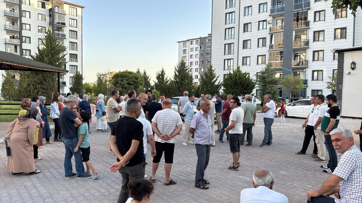Adıyaman’da depremzedelerin ortak alan isyanı  - Videolu Haber