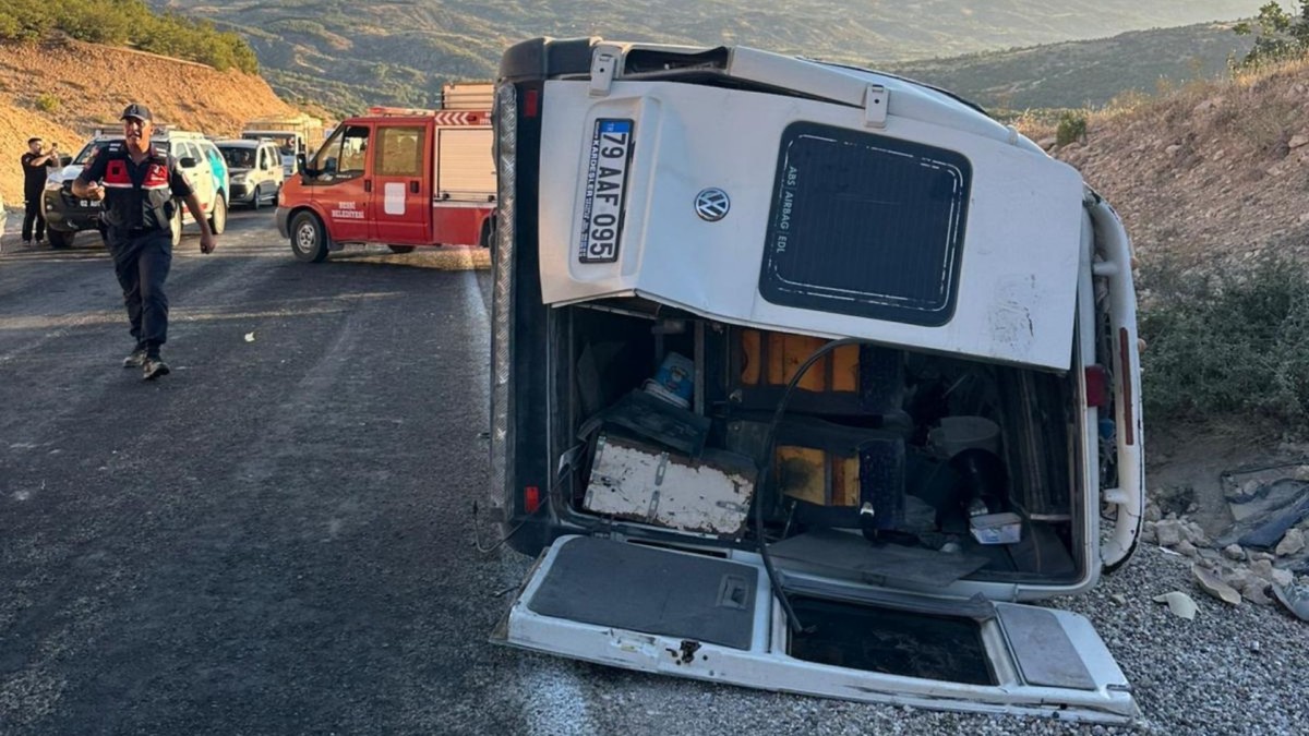 Adıyaman’da tarım işçilerini taşıyan minibüs devrildi: 19 yaralı
